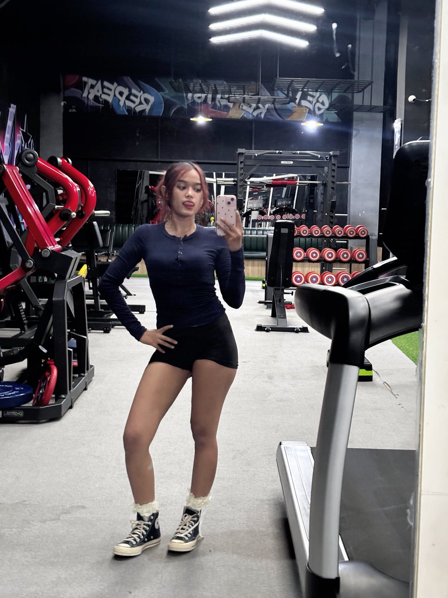 saraaaa🏎️ tweet media