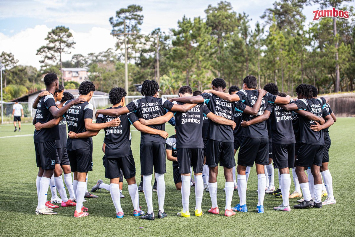 FFH_Honduras's tweet photo. ⚽ Preparación en marcha | #HU17🇭🇳
📸Presentado por: @SnacksYummies
La HU-17 Mundialista continúa su trabajo en cancha afinando detalles previo al fogueo internacional ante Costa Rica 🇨🇷
Desde La Casa de la H en Siguatepeque, el grupo mantiene enfoque y compromiso en cada sesión.
#LaHU17 #LaHSomosTodos #PreparaciónMundialista