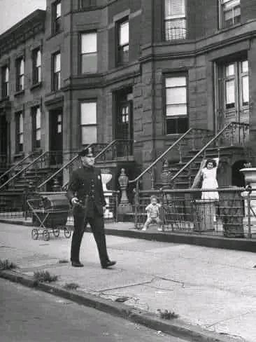 G12Rocco's tweet image. #ThrowbackThursday To the days when Police Officers walked a beat in New York City! I was one of those officers😉 "Be Careful Out There!" - Sergeant Phil Esterhaus, Hill Street Blues #ThankfulThursday