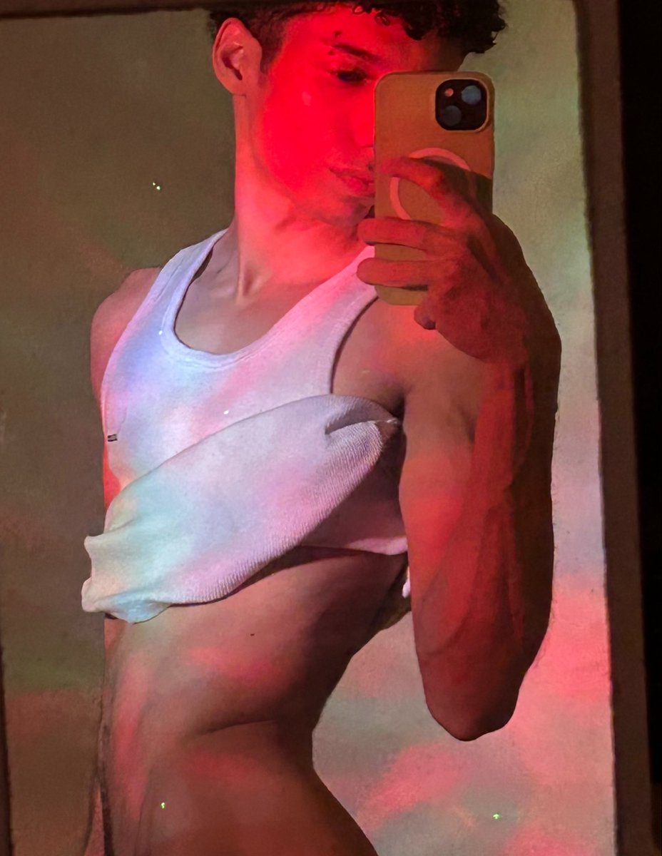 erick ♰ tweet media