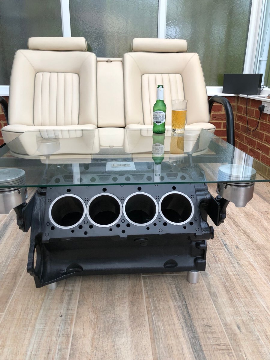 vee8design tweet media