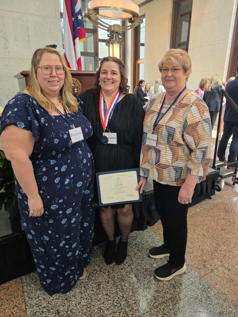 BelmontCollege's tweet image. Big congrats to Associate Degree Nursing student Morgan Muhly! 🎉 Recognized @TheOACC 2026 All-Ohio Academic Team ceremony and named to the Second Team, earning a $500 scholarship, certificate &amp;amp; medallion. 👏
#StudentSuccess #AcademicExcellence