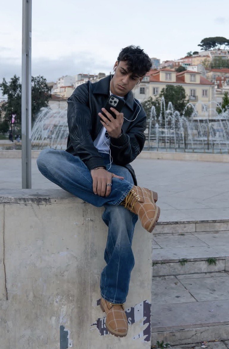 aly tweet media
