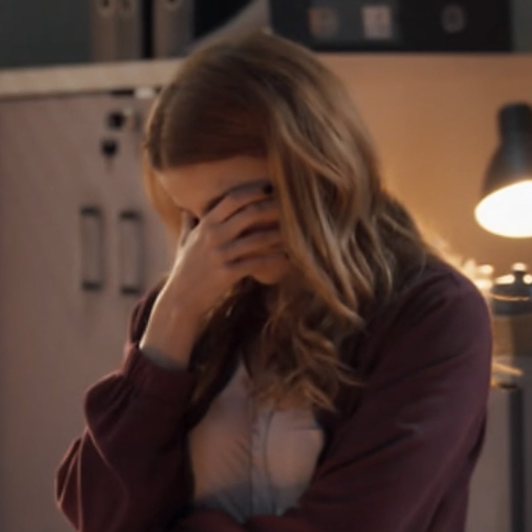 AJulia D. tweet media