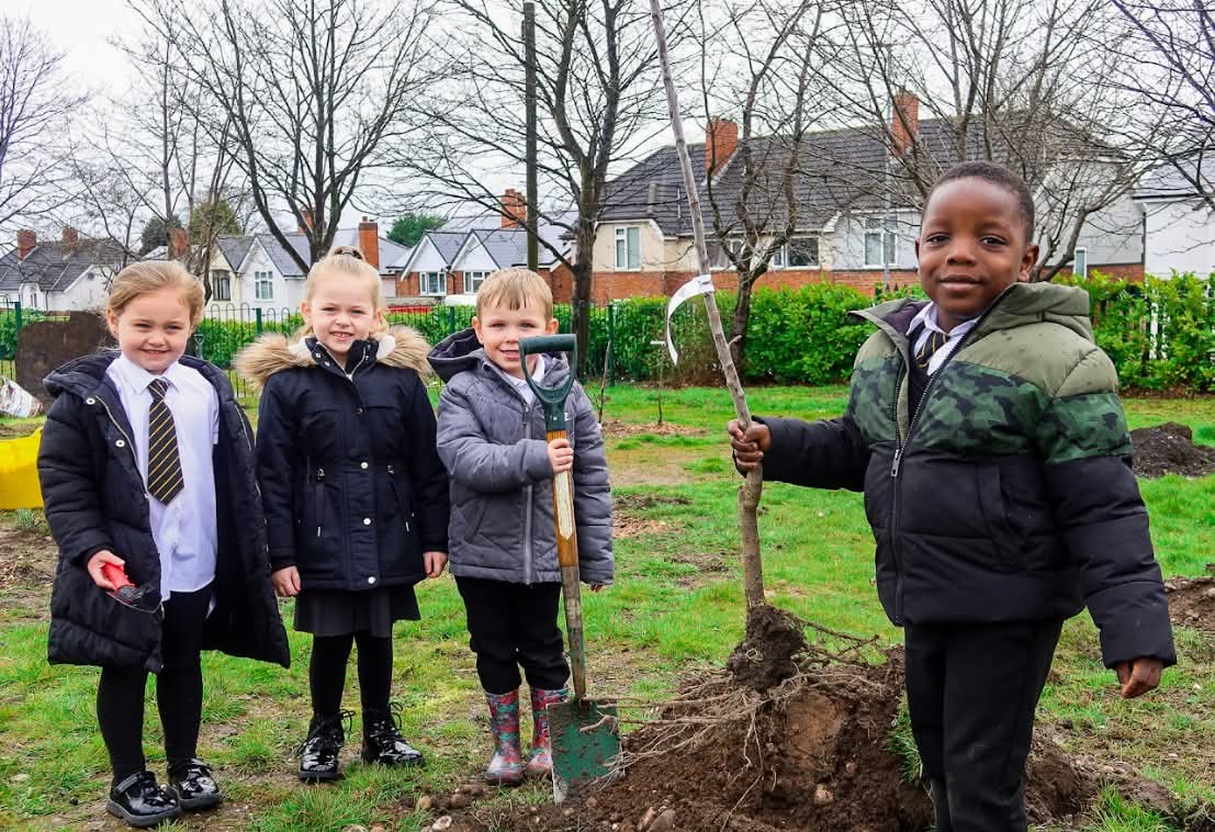goldsmithwalsal's tweet image. In 2023 our school received an #orchard from The Tree Council 🌳🍎 boosting wildlife, capturing carbon &amp;amp; connecting children with nature 🌍💚
This week, donations (up to £10k) are DOUBLED 💰
Let’s help 60 more UK schools 🌿
👉 treecouncil.org.uk/earth-raise