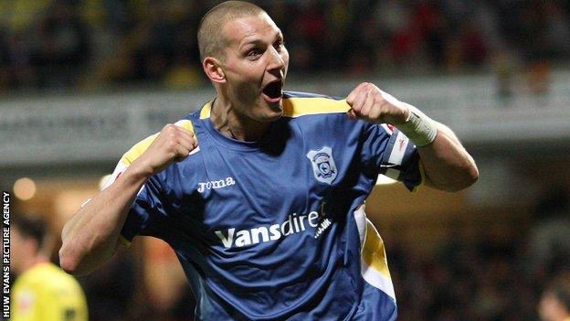 UndrTheCosh tweet media