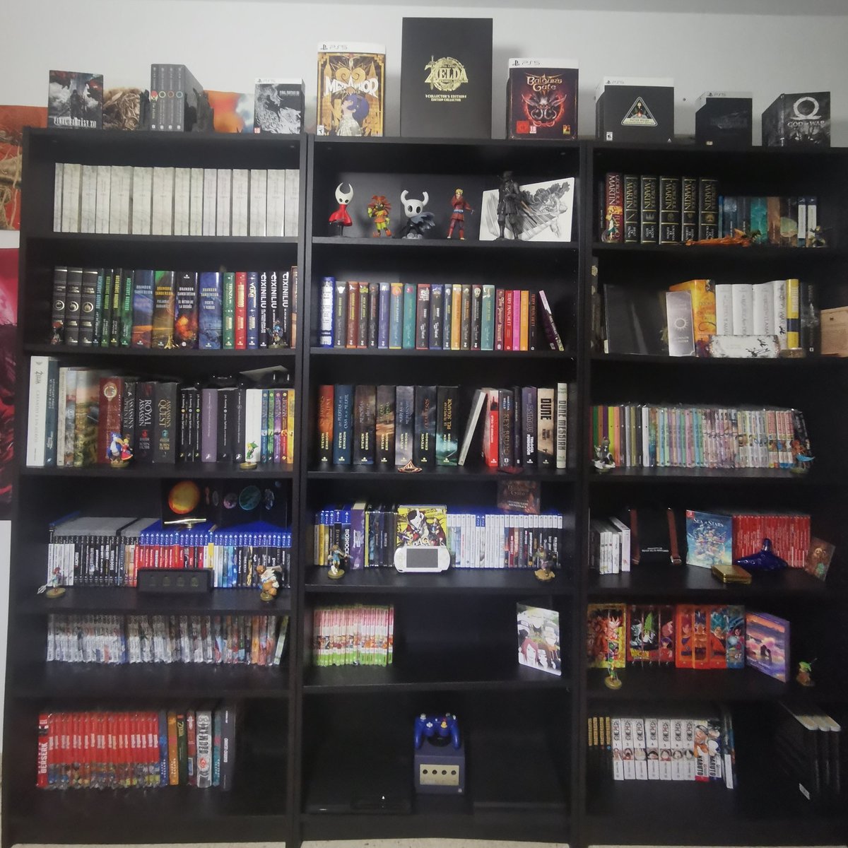 Por el día de Sant Jordi voy a recomendaros sagas de fantasía y Ciencia Ficción que tenéis que leer si os interesa mínimamente alguno de estos dos géneros.

Dentro Hilo: