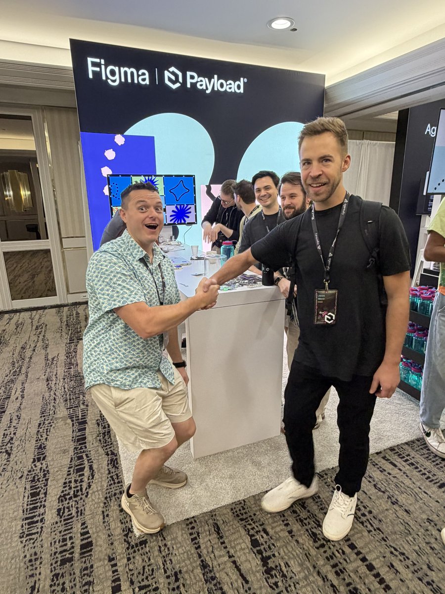 Payload tweet media