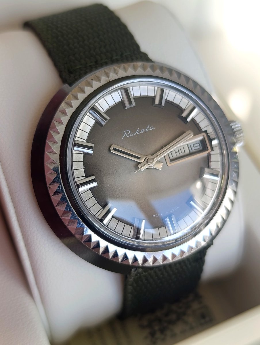 bae7ce3d9ccd450's tweet image. Raketa UFO 1980s USSR Watch Mechanical 2628H Day Date Vintage Rare
Vintage Raketa “UFO” Soviet Watch – 1980s A distinctive and high…
💰 $120.00
🔗 soviet-box.com/index.php?rout…
#Raketa #UFO #1980s #sovietboxcom #SovietBox #USSR #vintage