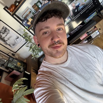 the short boy from your soggy dreams tweet media
