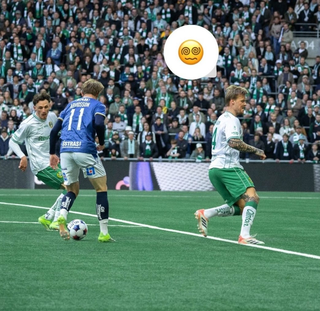 BGHalmstad's tweet photo. Någon bajen spelare sa att Victor Eriksson är allsvenskan bästa back Genom tiderna?!.
Betyder det här att Ludvig Arvidsson är allsvenskan bästa ytter Genom tiderna 🤷 
Eller var Victor bara sugen på korv ?🤣 https://t.co/E9hKoiTjgI
