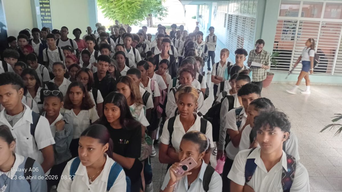 Se desarrolló reunión de inmeditez con los educandos del IPVCE Antonio Maceo Grajales previo al inicio del proceso docente educativo.
#SantiagodeCuba 
<a href="/CubaMined/">MINED</a>