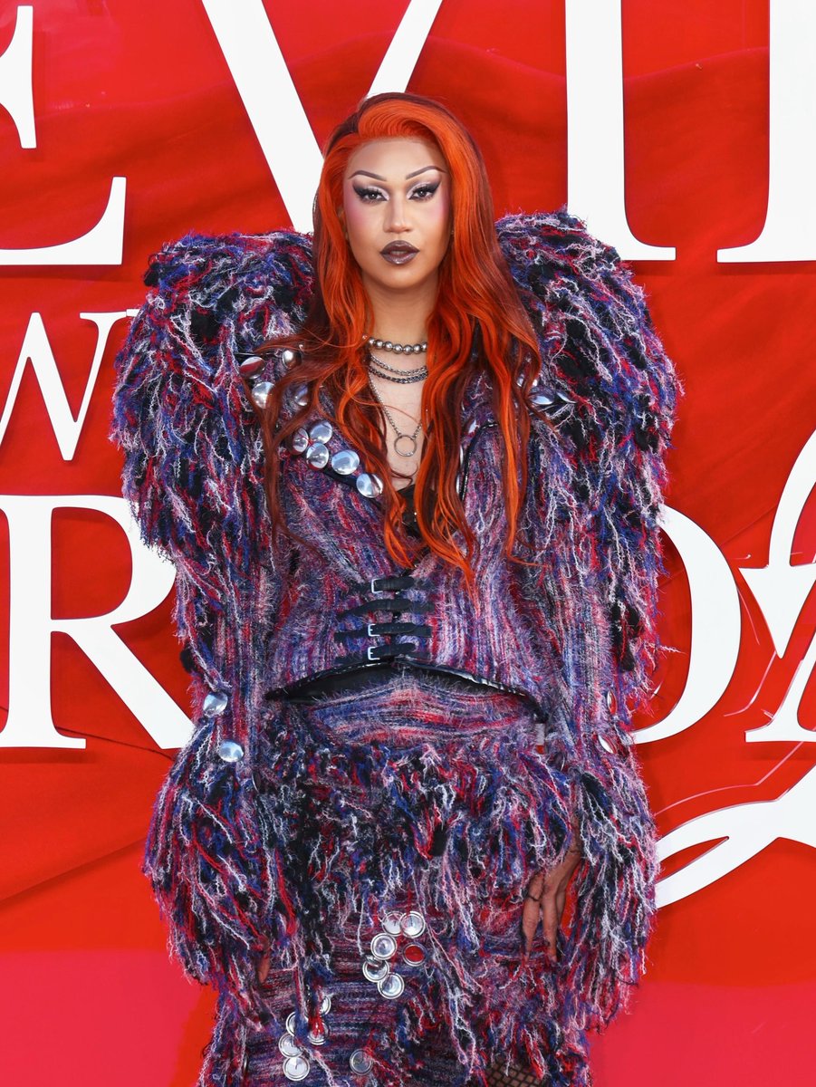 Drag Base tweet media