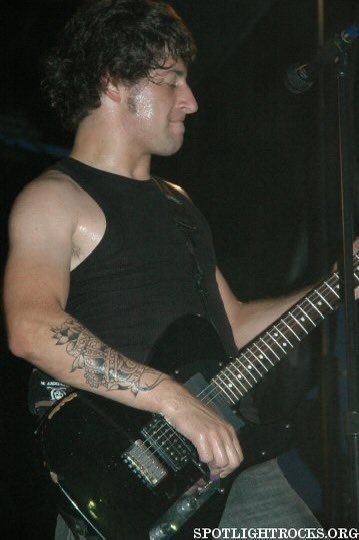 kade³³🎸 tweet media