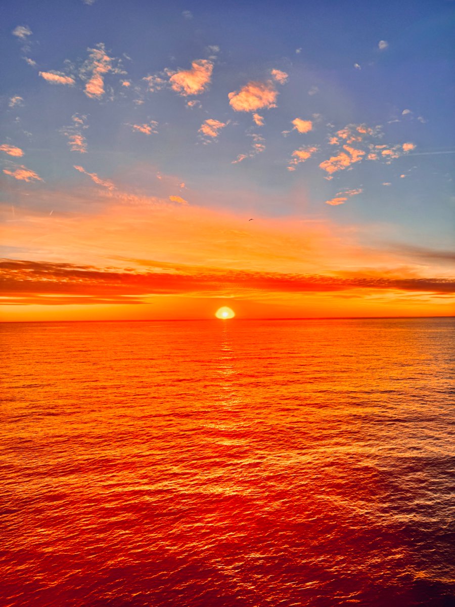BSapag's tweet image. The remains of the day. 🌅

#BalticSea  #Estonia #Tallinn