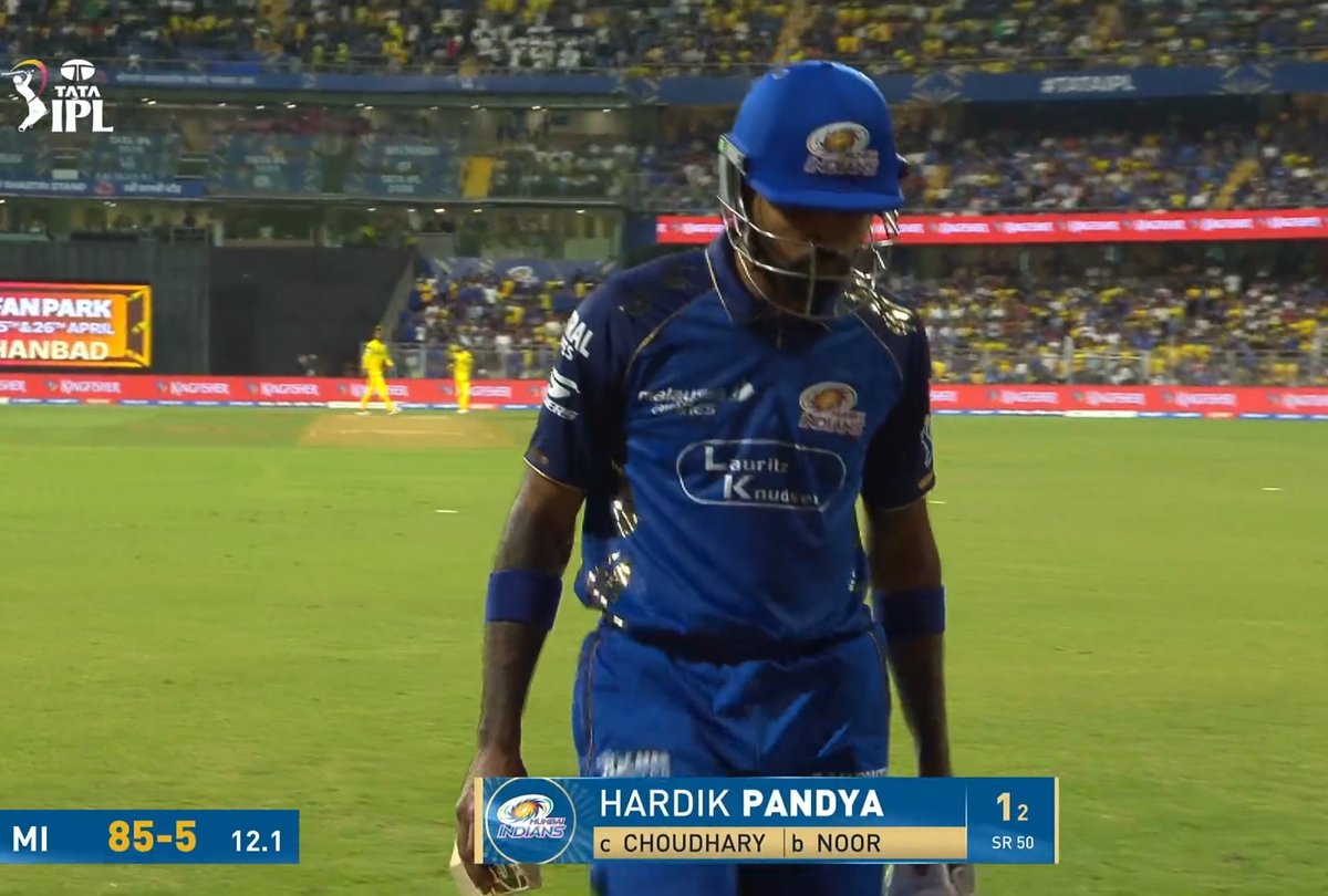 JonSnow721529's tweet photo. Step down from the captaincy, Hardik Pandya. This is the best decision you can take for the franchise and for yourself. You're a great player &amp; all rounder but not a great sorry not even a decent captain. #Mumbai #Mumbaiindians https://t.co/DHbkZcWNJf