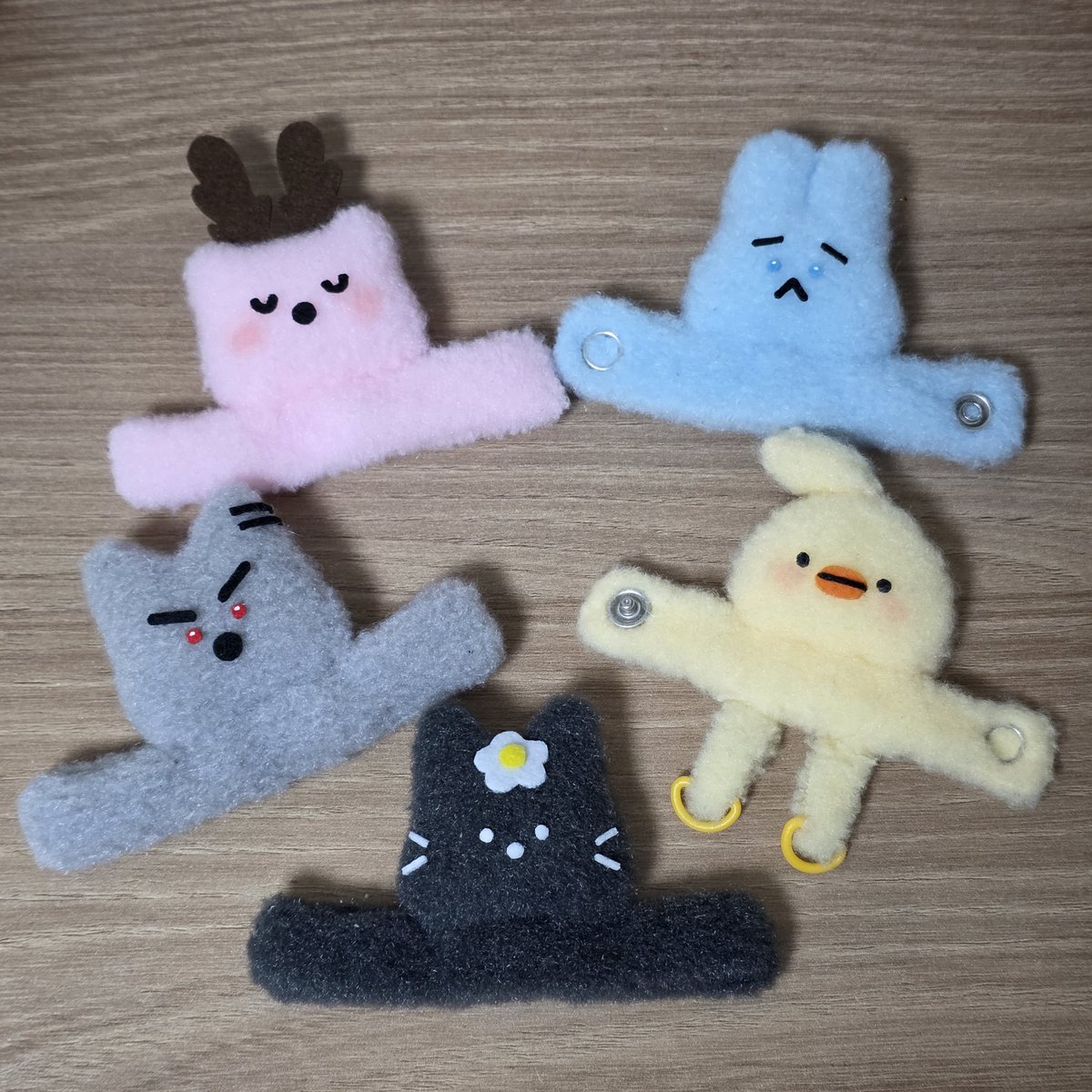 이번 나눔 확정ꉂꉂ(ˊᗜˋ)
D링고리가 아직 안와서 형태만 잡았다~.~