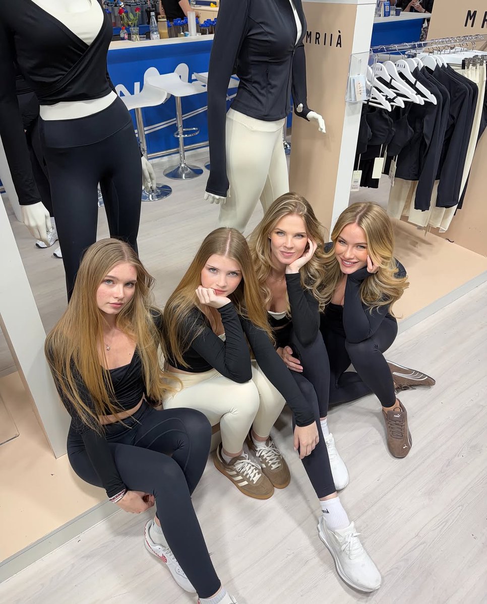 GirlsInFrames tweet media