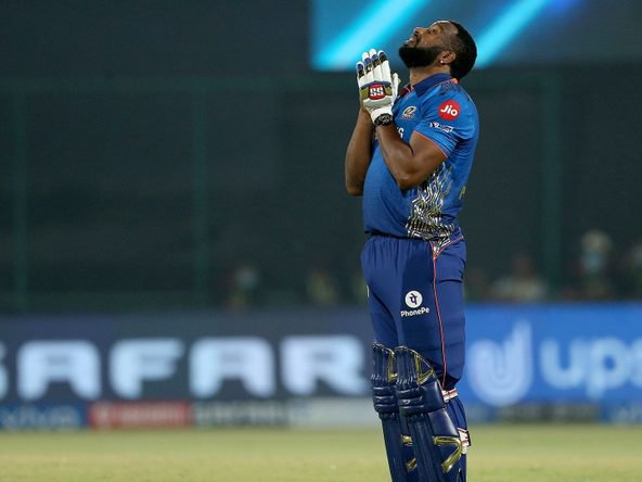 JonSnow721529's tweet photo. Whenever MI fails to chase after a collapse, it always reminds me of him. The big Man pollard the heart of Mumbai. https://t.co/QOxAfLuwbA