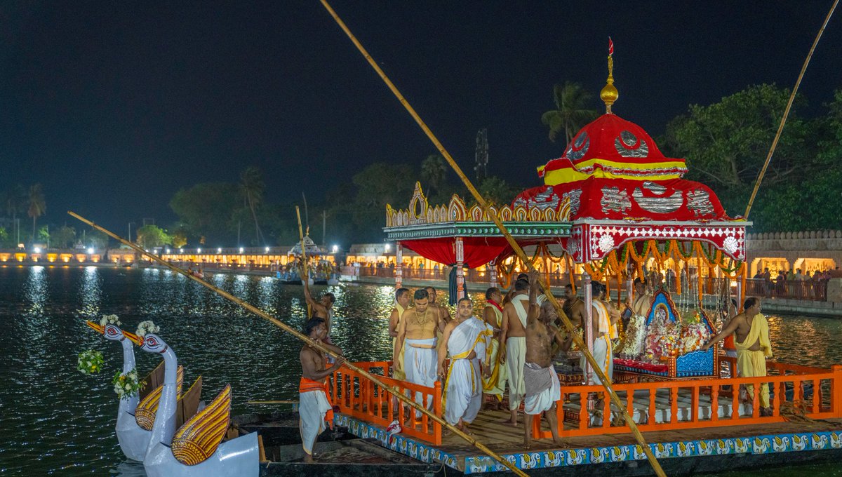 JagannathaDhaam's tweet image. ମହାପ୍ରଭୁଙ୍କ ଦିବ୍ୟ ଚନ୍ଦନ ଯାତ୍ରାର ଆଜି ଚତୁର୍ଥ ଦିବସର କିଛି ମନୋରମ ଦୃଶ୍ୟ। #Puri