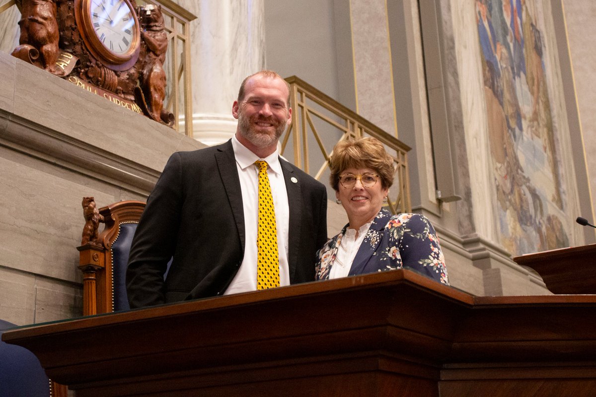 MOSenateGOP's tweet image. This morning, President Pro Tem Cindy O'Laughlin signed nine pieces of legislation that have been passed by both the Missouri Senate and House of Representatives. All nine bills will be sent to Governor Kehoe where they will be officially signed into law. #moleg

The bills