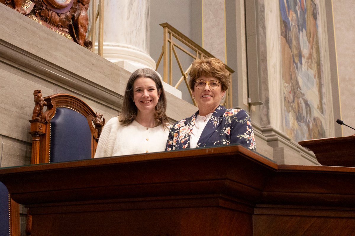 MOSenateGOP's tweet image. This morning, President Pro Tem Cindy O'Laughlin signed nine pieces of legislation that have been passed by both the Missouri Senate and House of Representatives. All nine bills will be sent to Governor Kehoe where they will be officially signed into law. #moleg

The bills