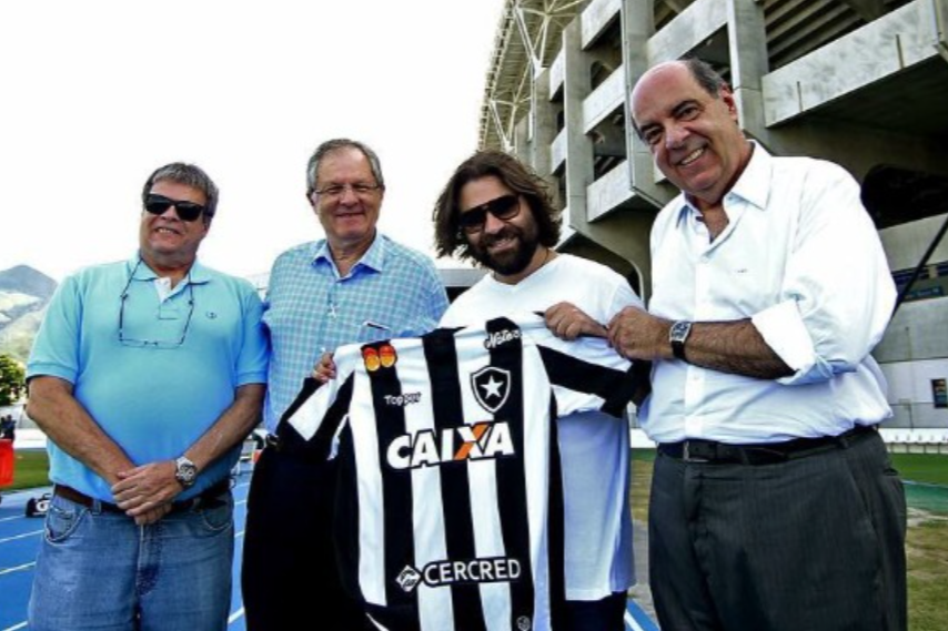 Adriano tweet media