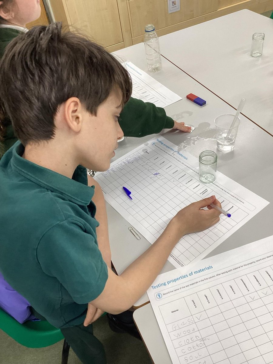 ForestersPS's tweet image. Today in Maple class we started our new @cornerstonesedu project ‘Properties and changes of Material’ We had a range of materials to investigate. We identified and recorded their properties. #KS2 #Buddingscientists