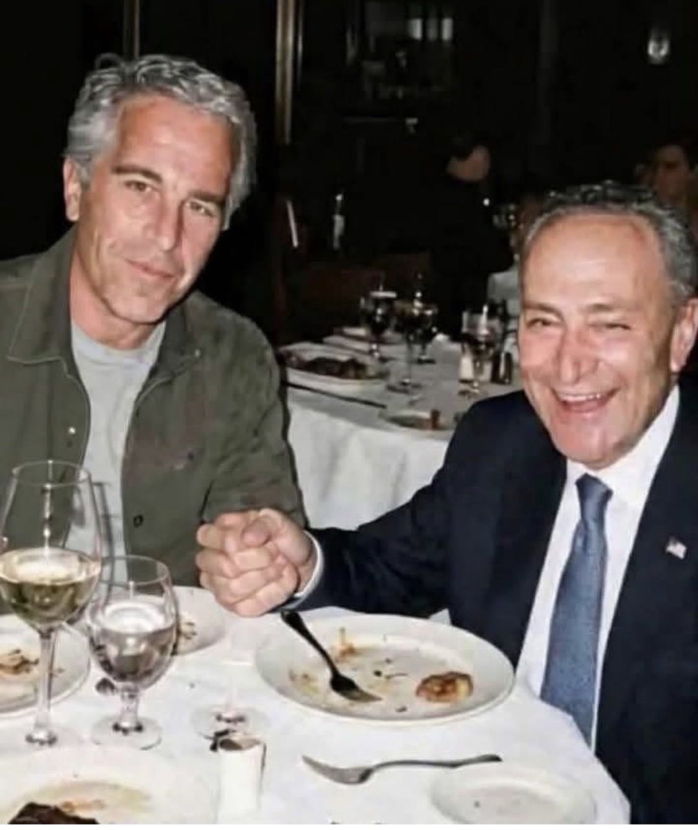 ChipsJury's tweet photo. @Frank02025988 @JoJoFromJerz True that Schmbag Dems https://t.co/Nzi1bcnTkm