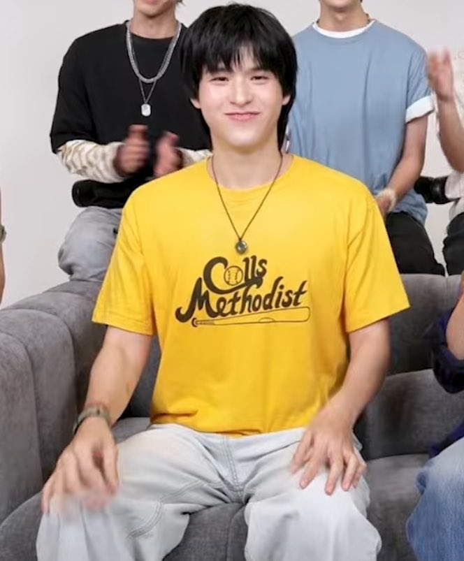 เว้นสุ้น ଘ(*. .) tweet media