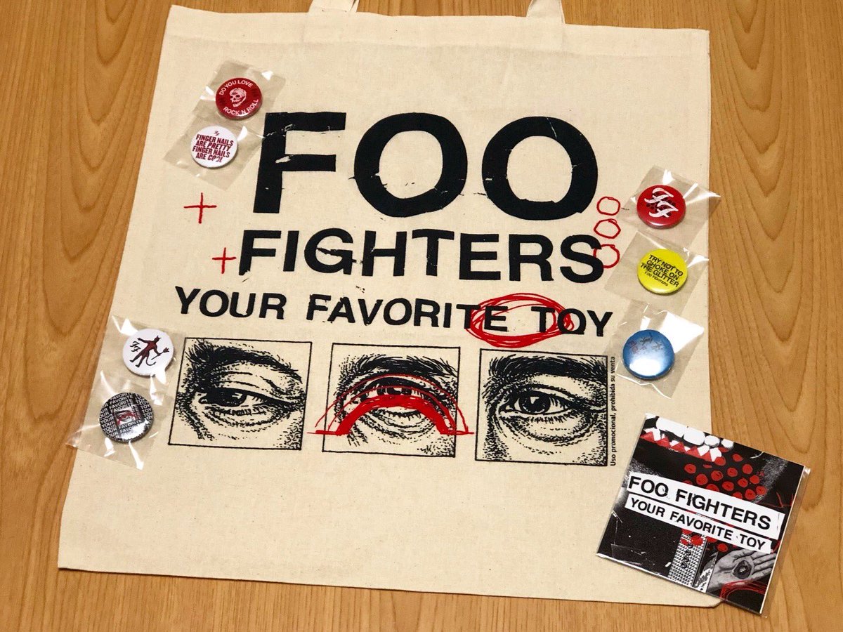 solarglider's tweet photo. 昨晩「#フーファイターズ『Your Favorite Toy』先行リスニングパーティー」に参加してきた！ロックバーでお酒を飲みながら全10曲36分ほどのストレートなロックアルバムを全世界最速視聴。私はジャンケン大会には敗退したが皆さんぜひフィジカルでご購入を！（SMEJ様談）#FooFightets #YourFavoriteToy https://t.co/aHnewgXIIM