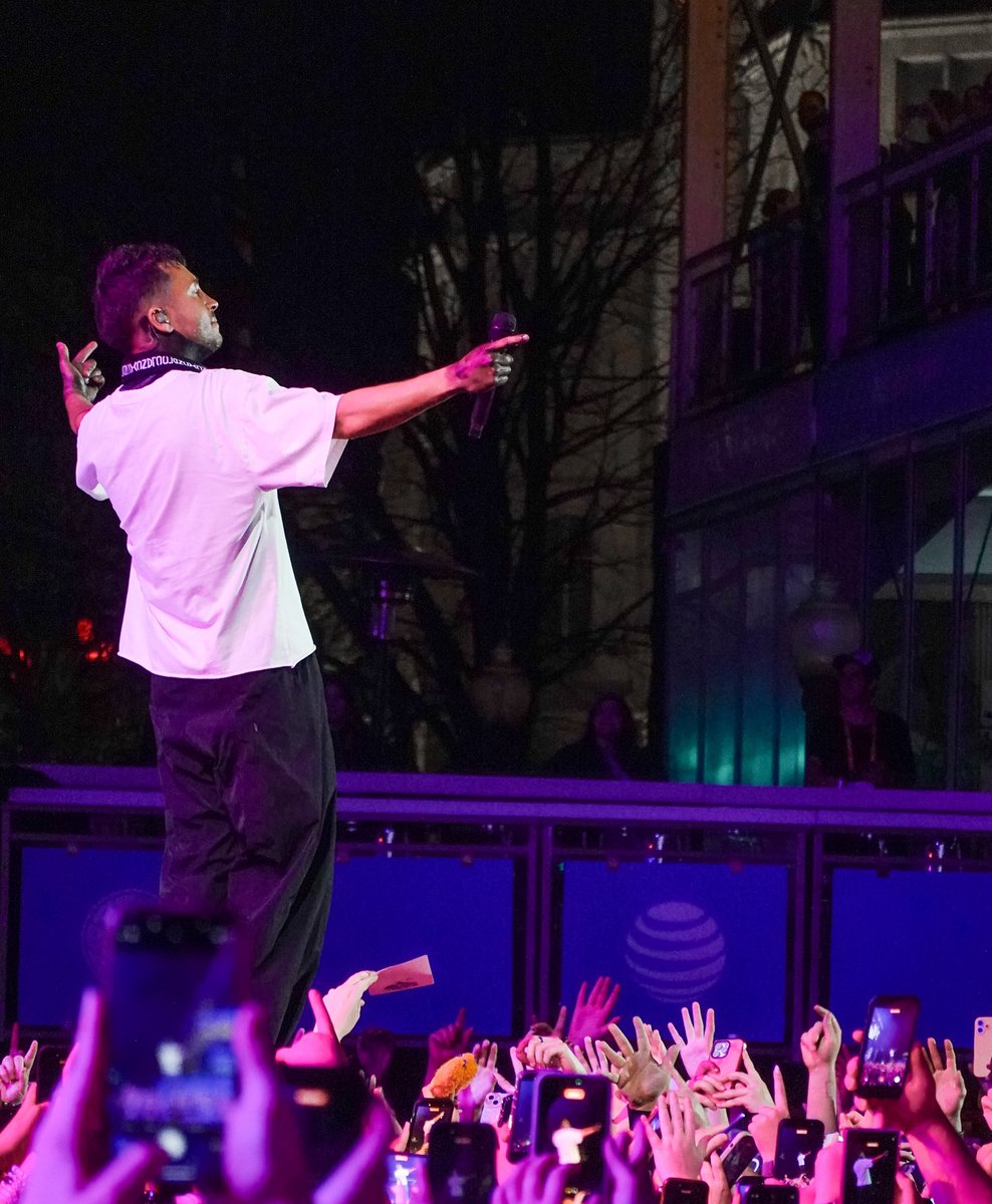 King of crowd work 👑

📸: Indy b-ball show by moi