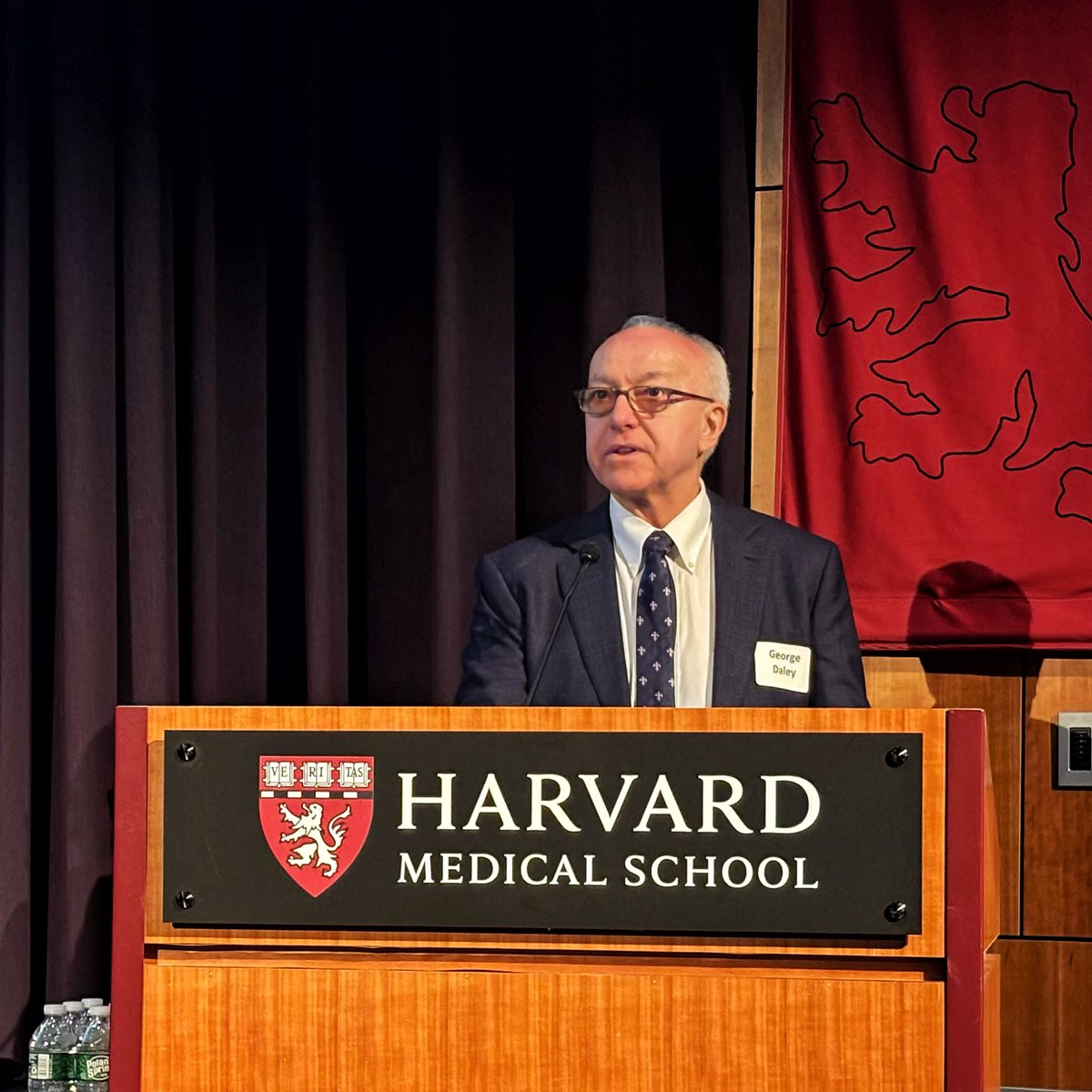 BIDMC_CancerCtr's tweet image. “Your work in #RNA medicine is shaping the future of healthcare, and this work must endure.” George Daley, MD, PhD, Dean @harvardmed 

Special thanks to @Vik_deshpandeMD and Frank Slack, PhD @irmdirector for delivering opening remarks at #RNAMedicine2026.