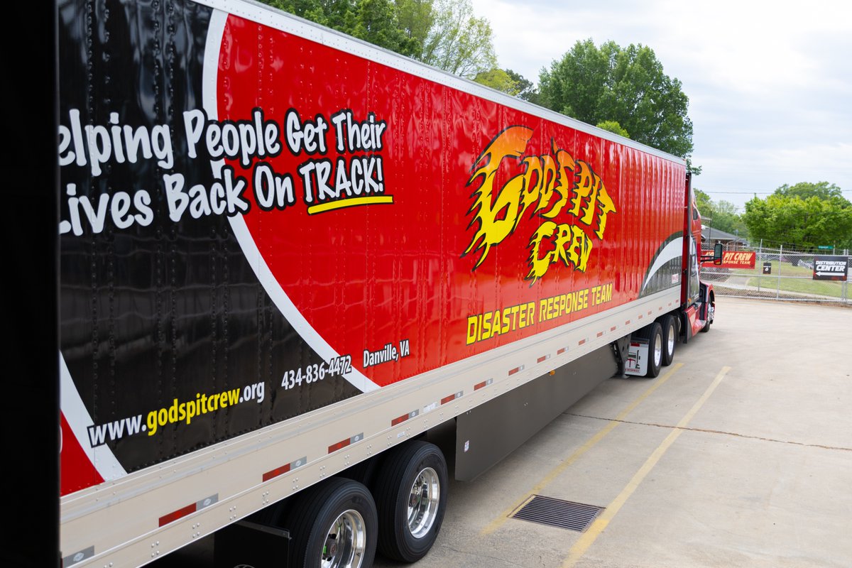 GodsPitCrew's tweet image. Wildfires are burning across more than 20,000 acres in South #Georgia. #GodsPitCrew has mobilized multiple semi-trucks &amp;amp; trailers filled with emergency relief for families forced to evacuate &amp;amp; for first responders serving on the front lines.

#DisasterRelief | #Wildfire