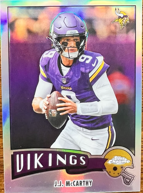 VikingWaxPress's tweet image. I've got a new football card "mail day" video - checking out some of the new Topps 2025 '75 Throwbacks and others. #footballcards #mailday #Topps #Panini #SKOL 

@AFPAltFBPanel @TheOfficialAFN @BlitzWeekly

youtu.be/8rTflX6Lxfc