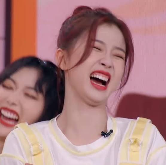 summerismss's tweet photo. @cwonssant no man can be beautiful than girl but ziyu did against this spoiled brat https://t.co/gkKMyckcYK
