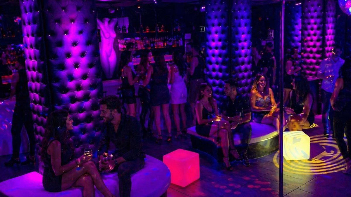 SwingTowns's tweet photo. A vibrant Friday night filled with youthful energy, music, and social connection sets the stage for a lively gathering where like-minded guests come together to unwind and meet new people ✨
https://t.co/nmpqUaKCwV
#Nightlife #LifestyleEvents #OpenMinded #SocialVibes https://t.co/KhxB28QPyM