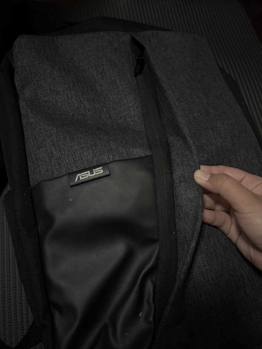 meiloydies's tweet photo. ส่งต่อกระเป๋าโน๊ตบุ๊ค asus 350-.ค่าส่ง50-.
นักรับแถวบางหว้าบางแคได้ค่ะ สภาพใหม่มากค่ะ #ส่งต่อกระเป๋าโน๊ตบุ๊ค #ส่งต่อ https://t.co/RAn03YJMhB