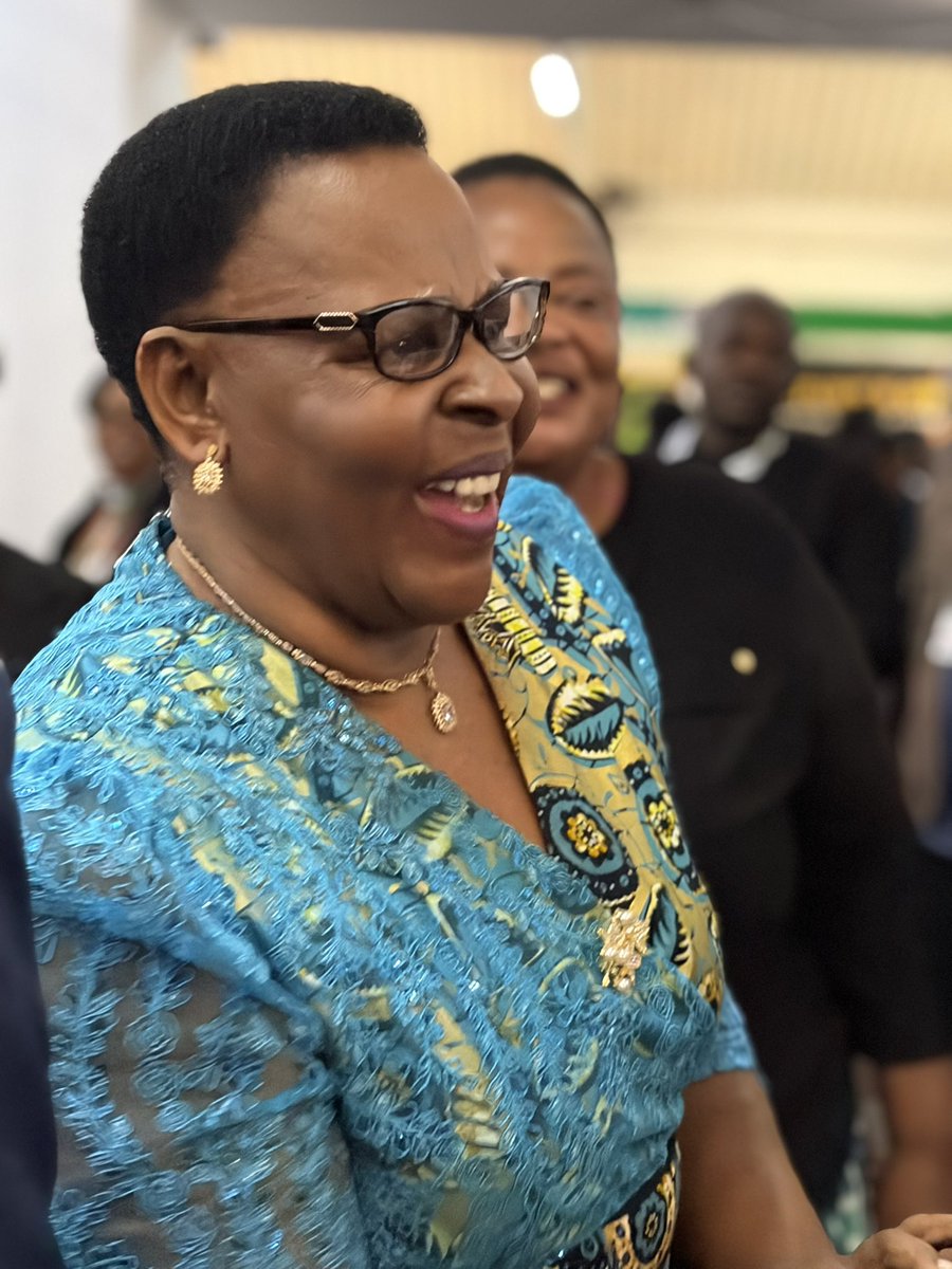 Varakashi4edByo's tweet image. Senior Government Officials attended Day 4 of the Zimbabwe International Trade Fair(ZITF) main in Bulawayo, the official opening of the 66th edition of the annual trade showcase.
#Cab3
@Varakashi4ED 
@dereckgoto 
@DumisoJnr22247 
@mattmutaz 
#ZITF2026
#Bulawayo
#Zimbabwe