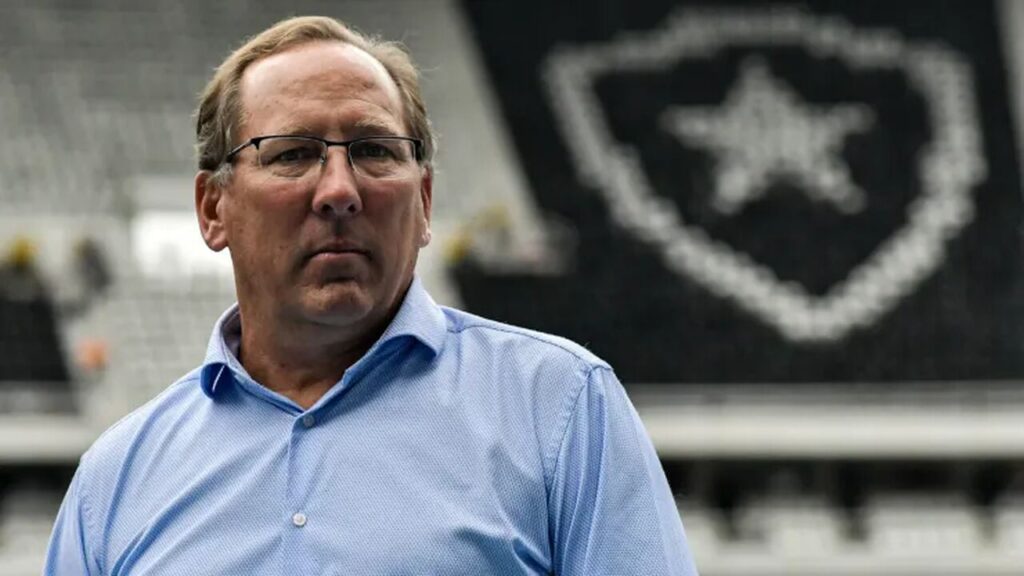 Botafogo deve R$ 1,1 bilhão para rivais brasileiros, times estrangeiros, atletas e bancos 

Dívida do Botafogo SAF com times brasileiros:

Santos - R$ 22.290.750,00
Grêmio - R$ 20.439.672,06
Ceará - R$ 5.294.864,36
São Paulo - R$ 4.168.859,20
Volta Redonda - R$ 340.180,00