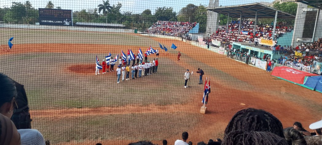 Contraloriaij's tweet image. Viva el Primero de Mayo. Calentando el brazo para con entusiasmo desfilar por la Revolución y el Socialismo. #PrimeroMayo #Sentir