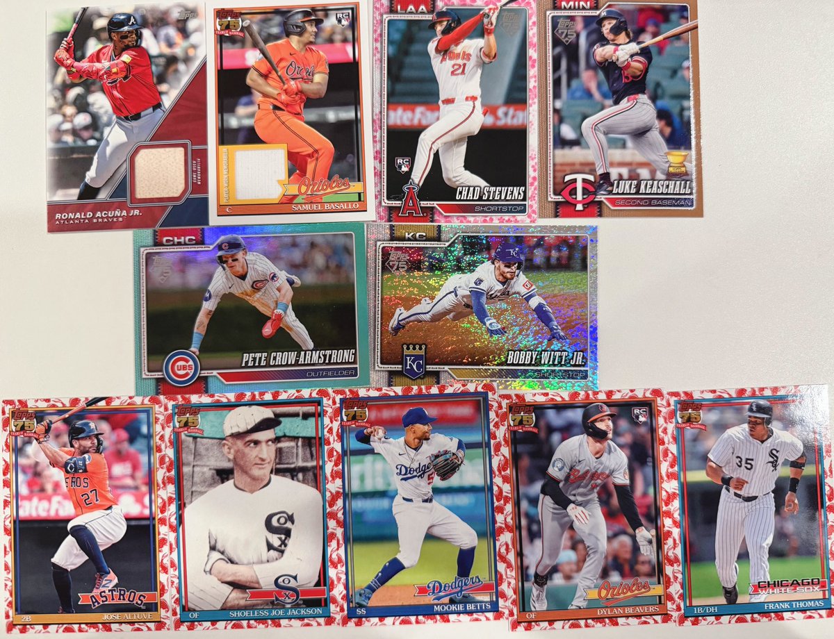 0123halohalo's tweet image. ドンキ産
Topps Series1 Japan Edition 

金髪短髪でPCA風の店員さんが取ってくれたからPCAのサインだすぞって言ってたらPCAの AQUA RAINBOW出た😂

恐らく箱的には当たりなんだろうけど、
なんだかそうじゃない感が🤣…

＃Topps