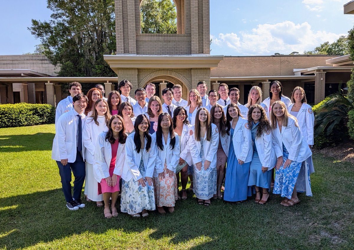 SouthU's tweet image. #ThrowbackThursday to a special moment at South University, Savannah! 

Last Friday, the #AA Class of 2027 celebrated their White Coat Ceremony on campus.

#SouthUniversity #WhiteCoatCeremony #AnesthesiologistAssistant