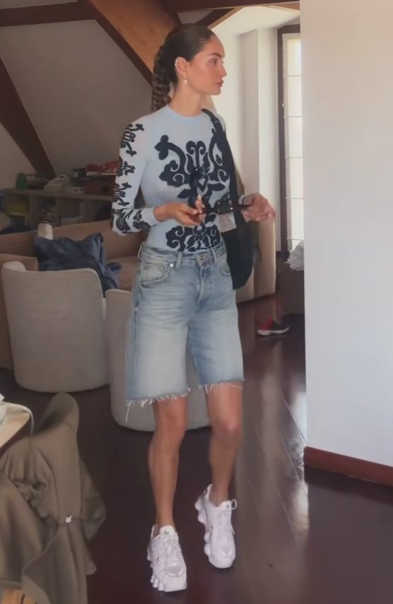 Elisabetta1203's tweet image. Comunque le Nike tamarre stanno avendo il loro giusto riconoscimento 😂😎👏🔝
#helevier #heleners #prestinez