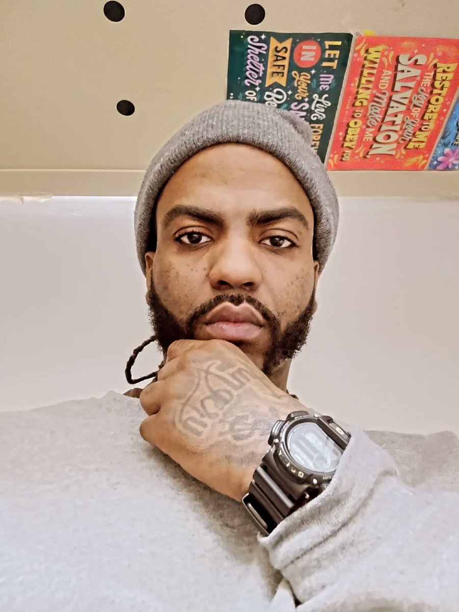 DamufrmSTL's tweet photo. Omw home fytb ‼️💯
#FreeThaReal 🦈 https://t.co/qOx3f0w5hn