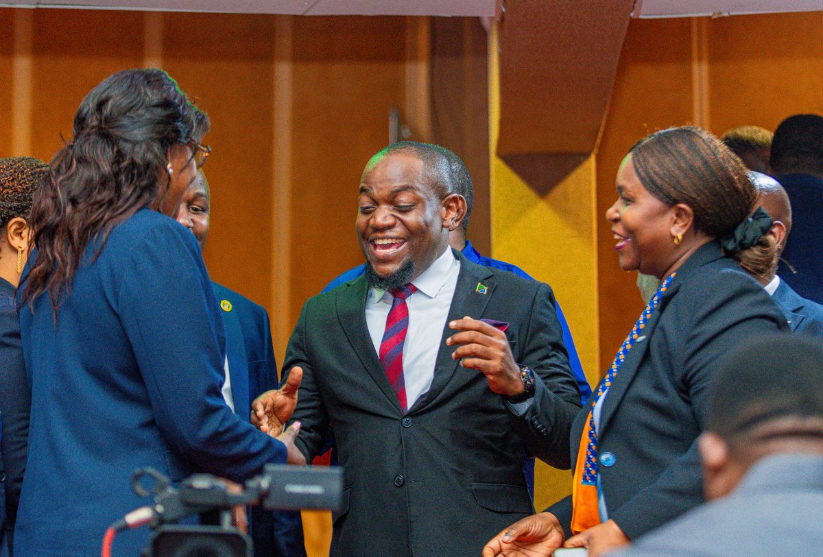 Arden_Kitomari's tweet image. NMB enabled over Sh9.8 Trillion in government collections via digital platforms since 2018, boosting efficiency and transparency.

🔗Kitomari Banking &amp;amp; Finance Blog [ardenkitomaritz.blogspot.com/2026/04/how-nm…] 

#NMBBank #FinTech #Tanzania #DigitalTransformation #KitomariBankingFinanceBlog