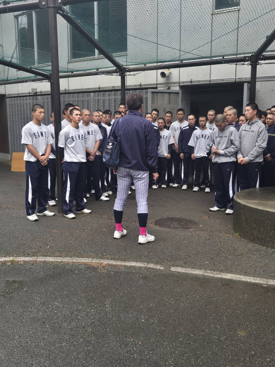 eimei5589's tweet photo. 本日、春季埼玉県高等学校野球大会1回戦が行われ、武蔵越生高校と対戦し、3-5で敗れました。秋の敗戦からの���長を感じましたが、一勝することの難しさを改めて痛感しました。
しかし立ち止まっている時間はありません！本日の敗戦を振り返り、夏に向けて再出発です🏟️
応援よろしくお願いいたします✨ https://t.co/EzP0hIKPSa