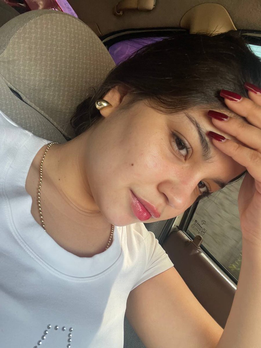 Annysita tweet media