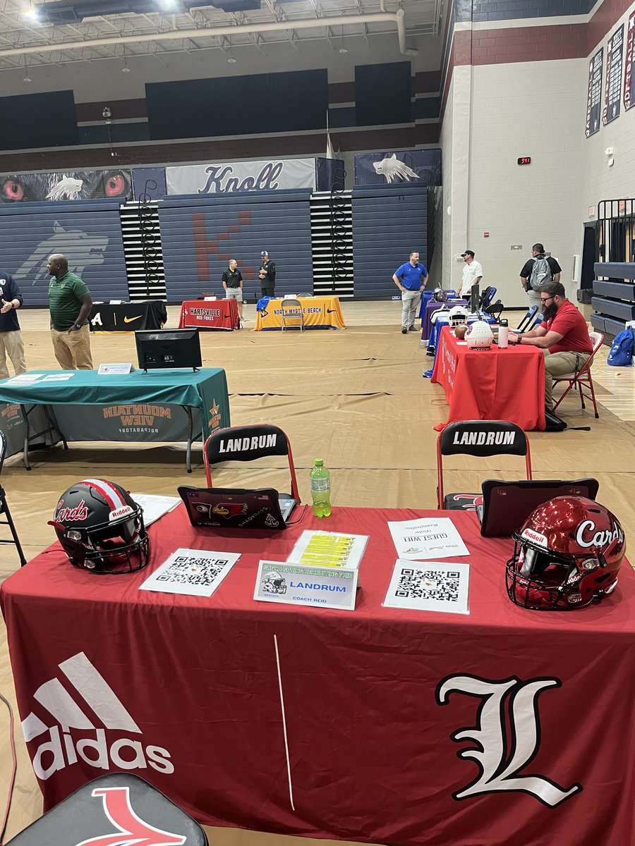 LandrumFootball's tweet photo. Excited to be at the SCFCA Spring Recruiting fair, showing off our players! https://t.co/d34MTV0dAK