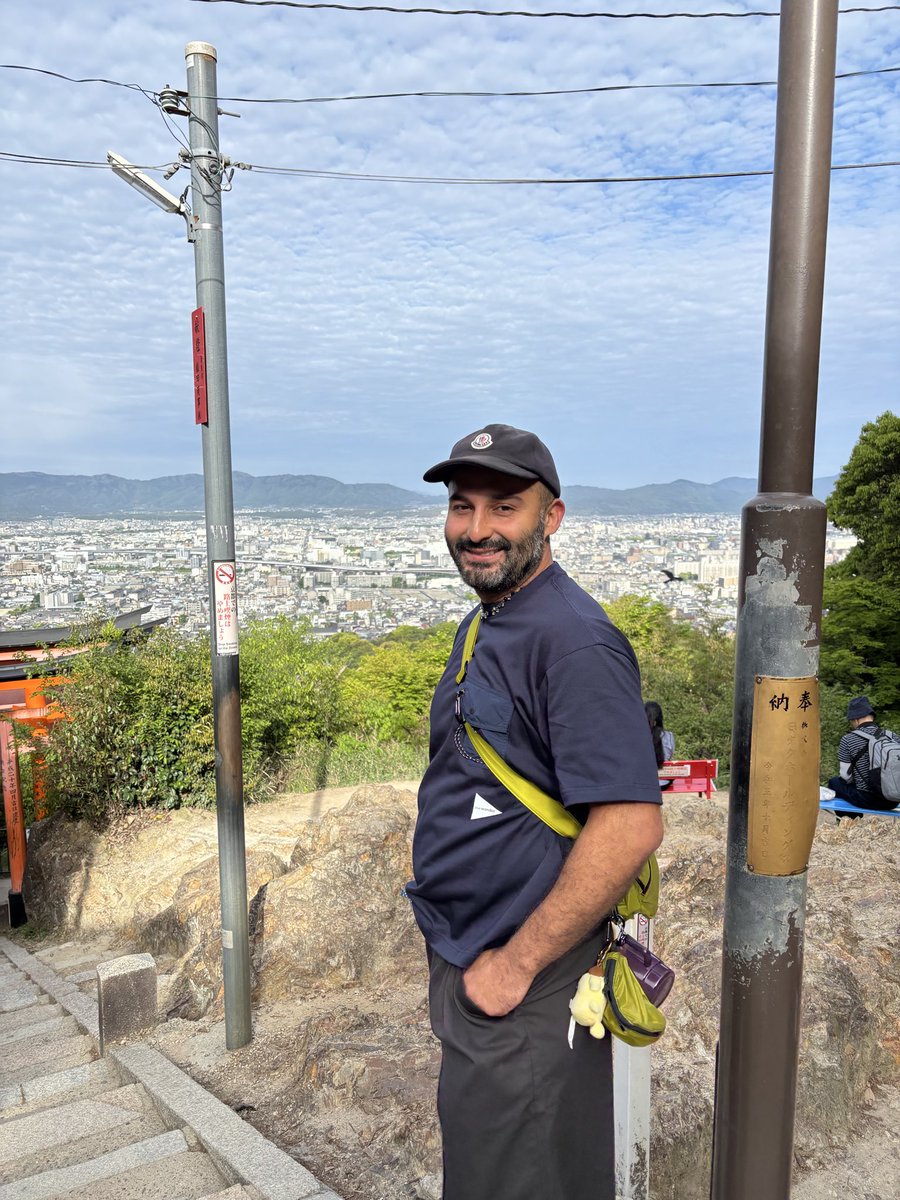 luxtek_'s tweet image. photo with the homie bird when I was a DJ in LA who hosted a music blog and threw warehouse party’s to now lol #iseawaves #americanapparel #myspace #10deep #blogera